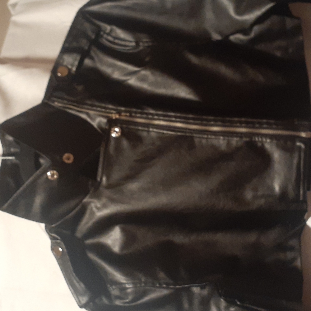 WOMEN'S - BLACK - FAUX LEATHER - CROP - MOTTO JACKET - SIZE LARGE